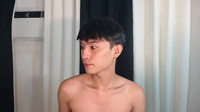 Snapshot of asian_dai chatting on 10-19-25, 11:18 asian dai online show from 10-19-25, 11:18