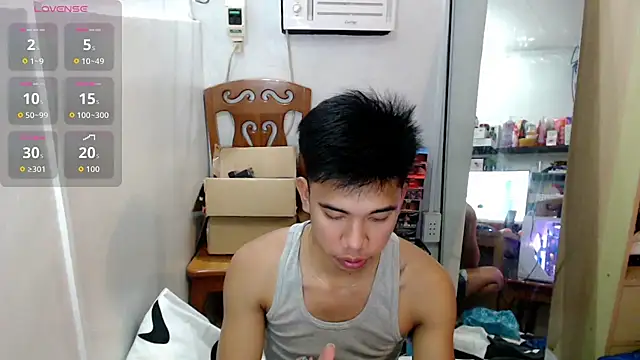 Snapshot of Ur_pinoyhotbrix chatting on 09-19-25, 10:08 Ur pinoyhotbrix online show from 09-19-25, 10:08