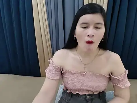 Snapshot of pinay_amaliax chatting on 10-12-25, 11:33 pinay amaliax online show from 10-12-25, 11:33