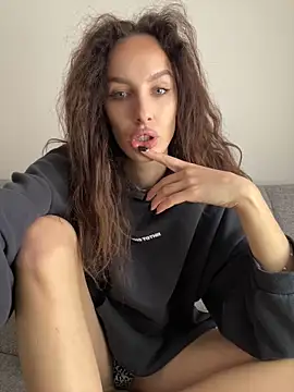 goodgirldevil online show from 11-18-25, 09:45