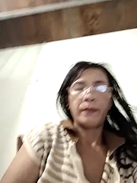 Snapshot of Tina_2pp chatting on 09-20-25, 12:10 Tina 2pp online show from 09-20-25, 12:10