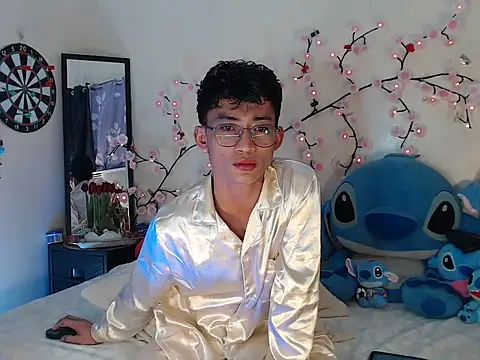 Snapshot of good_boy_in_bed chatting on 02-08-26, 04:26 good boy in bed online show from 02-08-26, 04:26