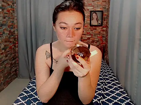 cutemac69 online show from 10-04-25, 01:45