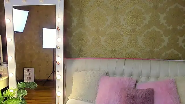 RosieBlossom online show from 09-29-25, 05:18