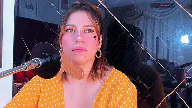 Snapshot of abby_blond_ chatting on 10-10-25, 12:17 abby blond online show from 10-10-25, 12:17