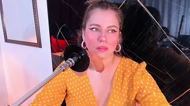 Snapshot of abby_blond_ chatting on 11-27-25, 12:05 abby blond online show from 11-27-25, 12:05