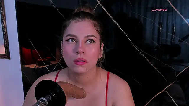 Snapshot of abby_blond_ chatting on 11-18-25, 01:25 abby blond online show from 11-18-25, 01:25