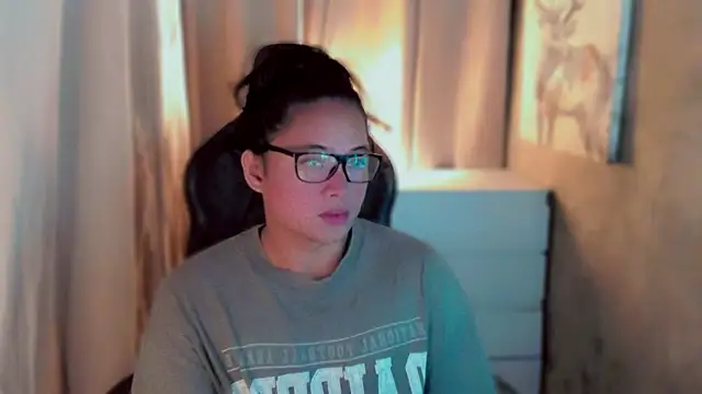 Snapshot of kaicromwell_ chatting on 10-21-25, 01:21 kaicromwell online show from 10-21-25, 01:21