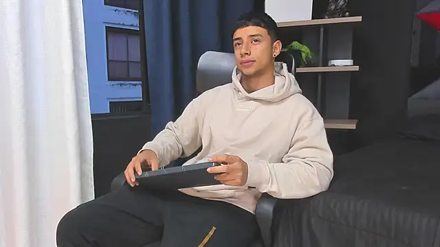 jaze bradley online show from 12-20-25, 11:13