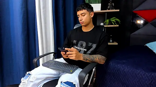 jaze bradley online show from 11-19-25, 11:32