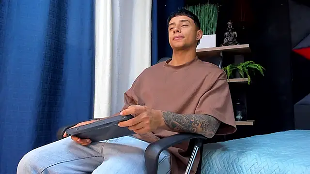 jaze bradley online show from 11-17-25, 11:36