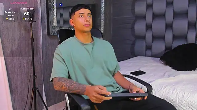 jaze bradley online show from 11-11-25, 11:27