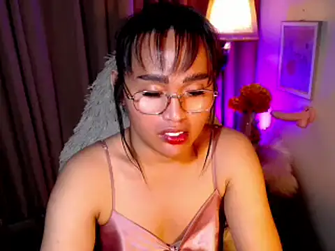 Snapshot of urmidnightcravingsxx chatting on 04-26-26, 09:45 urmidnightcravingsxx online show from 04-26-26, 09:45