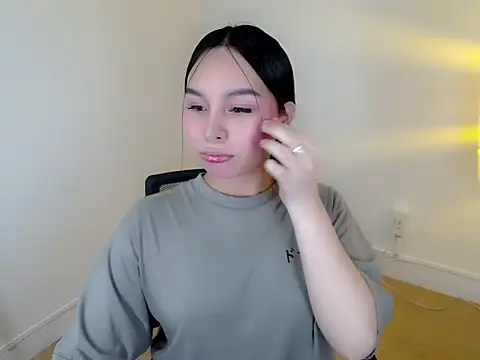 holly tabby online show from 01-14-26, 09:18