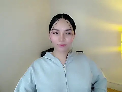 Snapshot of holly_tabby chatting on 05-24-26, 07:58 holly tabby online show from 05-24-26, 07:58