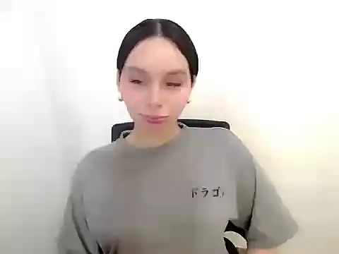 holly tabby online show from 10-31-25, 12:18