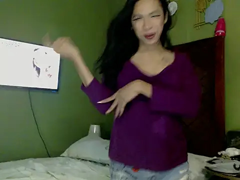 Annaloula online show from 10-15-25, 03:53