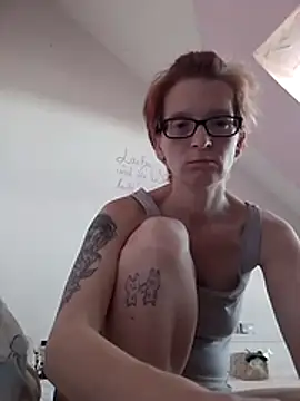 Snapshot of Hornybunny2025 chatting on 05-26-26, 03:32 Hornybunny2025 online show from 05-26-26, 03:32