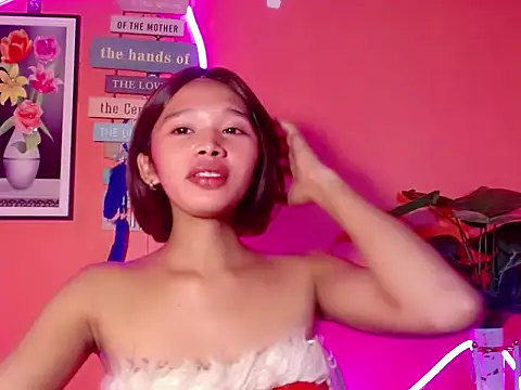 Snapshot of Sweet_ThaliaXX chatting on 09-20-25, 12:21 Sweet ThaliaXX online show from 09-20-25, 12:21