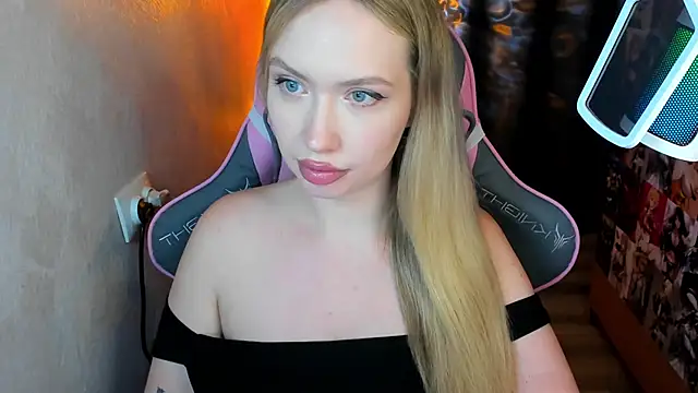 NicoleRiccii online show from 11-04-25, 02:32