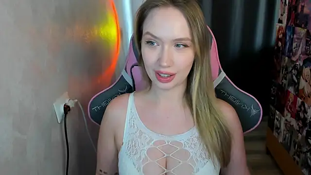 Snapshot of NicoleRiccii chatting on 04-28-26, 01:26 NicoleRiccii online show from 04-28-26, 01:26
