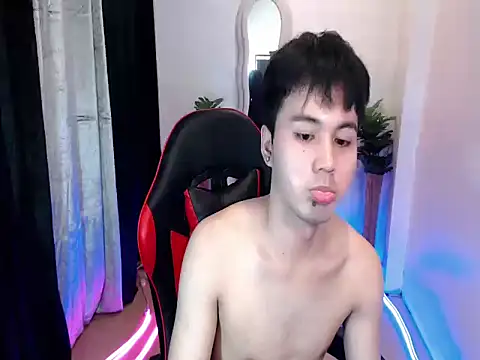 urasiantwink69 online show from 09-28-25, 03:41