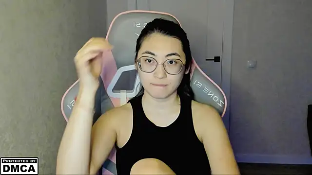 MeilideQian1 online show from 11-04-25, 03:05