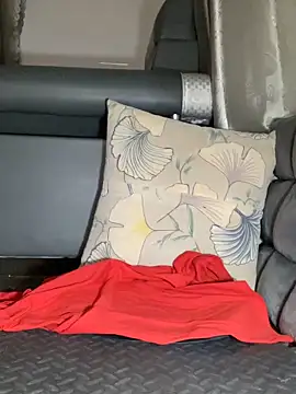 meiiijr55 online show from 04-14-26, 04:39