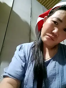 Snapshot of jienrrr chatting on 05-07-26, 11:30 jienrrr online show from 05-07-26, 11:30