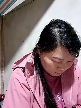 yoowwmr online show from 11-18-25, 01:58