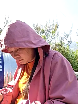 yoowwmr online show from 11-27-25, 03:51