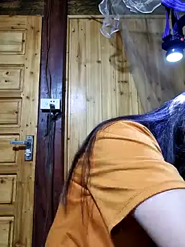 yoowwmr online show from 10-28-25, 01:43