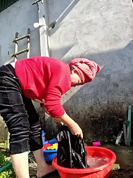 yoowwmr online show from 12-19-25, 07:44