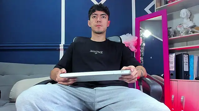 etham wolf  online show from 11-28-25, 12:38