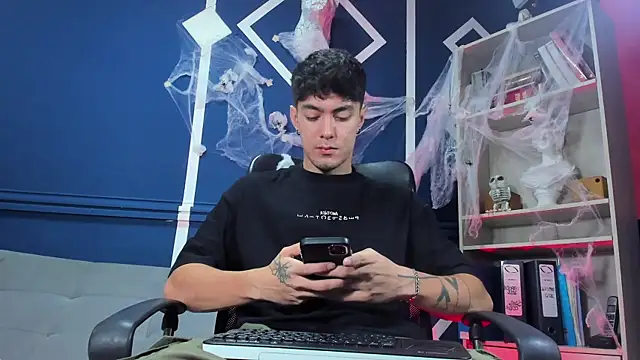 etham wolf  online show from 10-24-25, 11:31