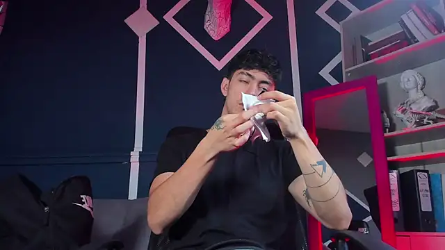 etham wolf  online show from 11-27-25, 11:21