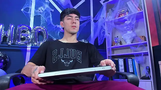 etham wolf  online show from 10-27-25, 01:12