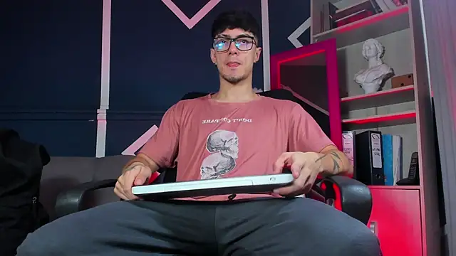 etham wolf  online show from 12-03-25, 12:59