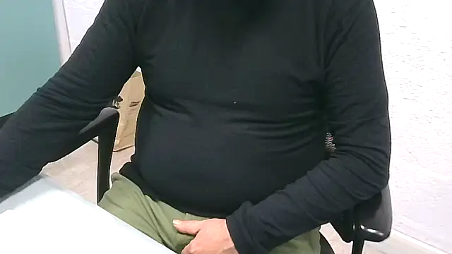 Snapshot of Bsxmaturo61 chatting on 01-12-26, 03:19 Bsxmaturo61 online show from 01-12-26, 03:19