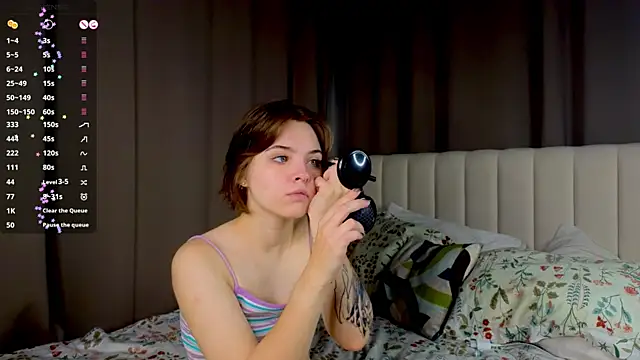 Snapshot of PolIyBowman chatting on 09-19-25, 03:16 PolIyBowman online show from 09-19-25, 03:16
