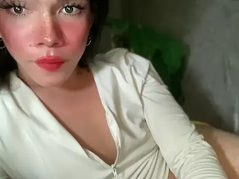 Snapshot of Misselliefayexxx chatting on 05-26-26, 11:30 Misselliefayexxx online show from 05-26-26, 11:30