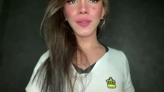 Snapshot of Misselliefayexxx chatting on 10-25-25, 10:32 Misselliefayexxx online show from 10-25-25, 10:32