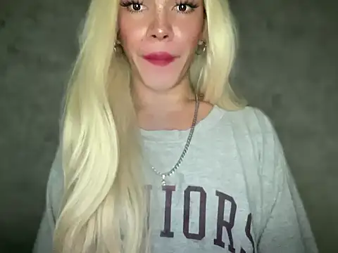 Snapshot of Misselliefayexxx chatting on 02-10-26, 04:00 Misselliefayexxx online show from 02-10-26, 04:00