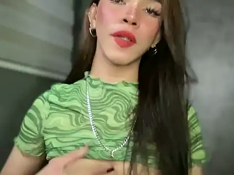 Snapshot of Misselliefayexxx chatting on 02-22-26, 09:38 Misselliefayexxx online show from 02-22-26, 09:38