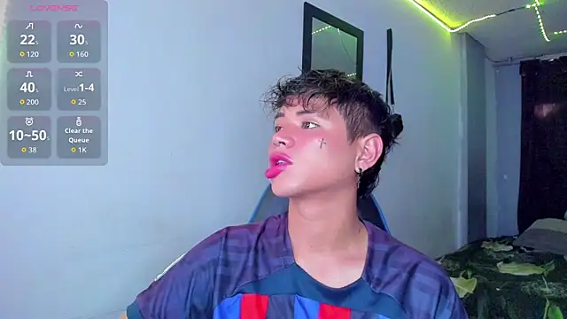 Snapshot of Jostin18 chatting on 12-16-25, 01:15 Jostin18 online show from 12-16-25, 01:15