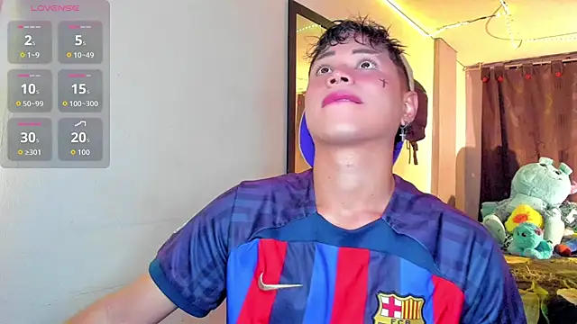 Snapshot of Jostin18 chatting on 01-06-26, 04:22 Jostin18 online show from 01-06-26, 04:22