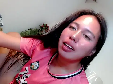 Snapshot of kimbratx chatting on 06-11-26, 12:32 kimbratx online show from 06-11-26, 12:32