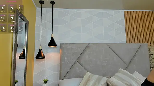 Jade Whisper online show from 10-30-25, 01:26