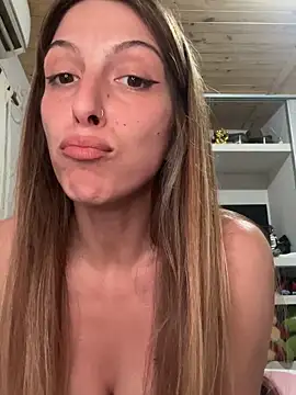 Snapshot of irisdollbb chatting on 10-19-25, 04:37 irisdollbb online show from 10-19-25, 04:37