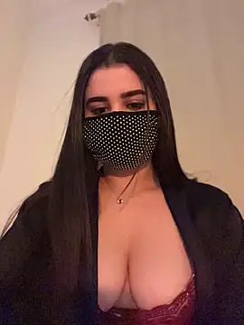 Snapshot of kamy55 chatting on 05-02-26, 06:57 kamy55 online show from 05-02-26, 06:57